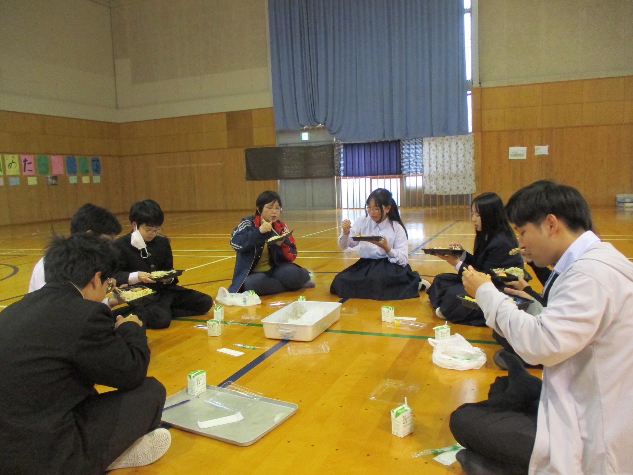お弁当給食